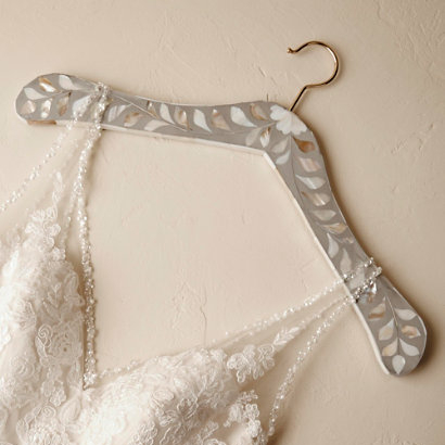 Изящные плечики со вставками из натурального перламутра