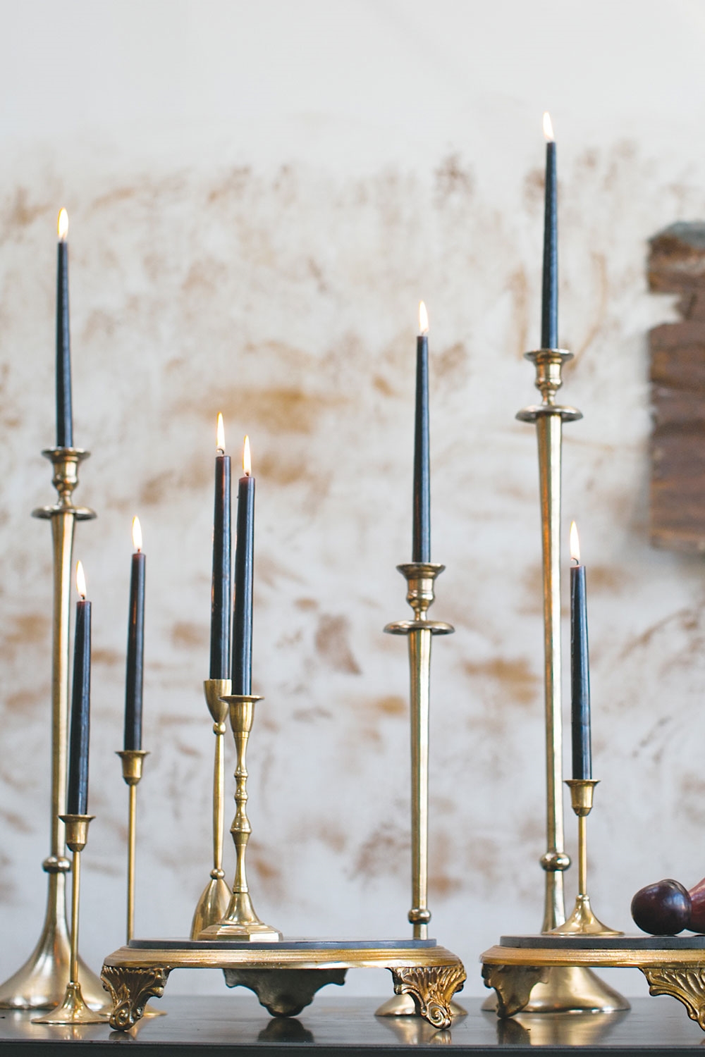 Высокий металлический подсвечник (Н-75,5 см)