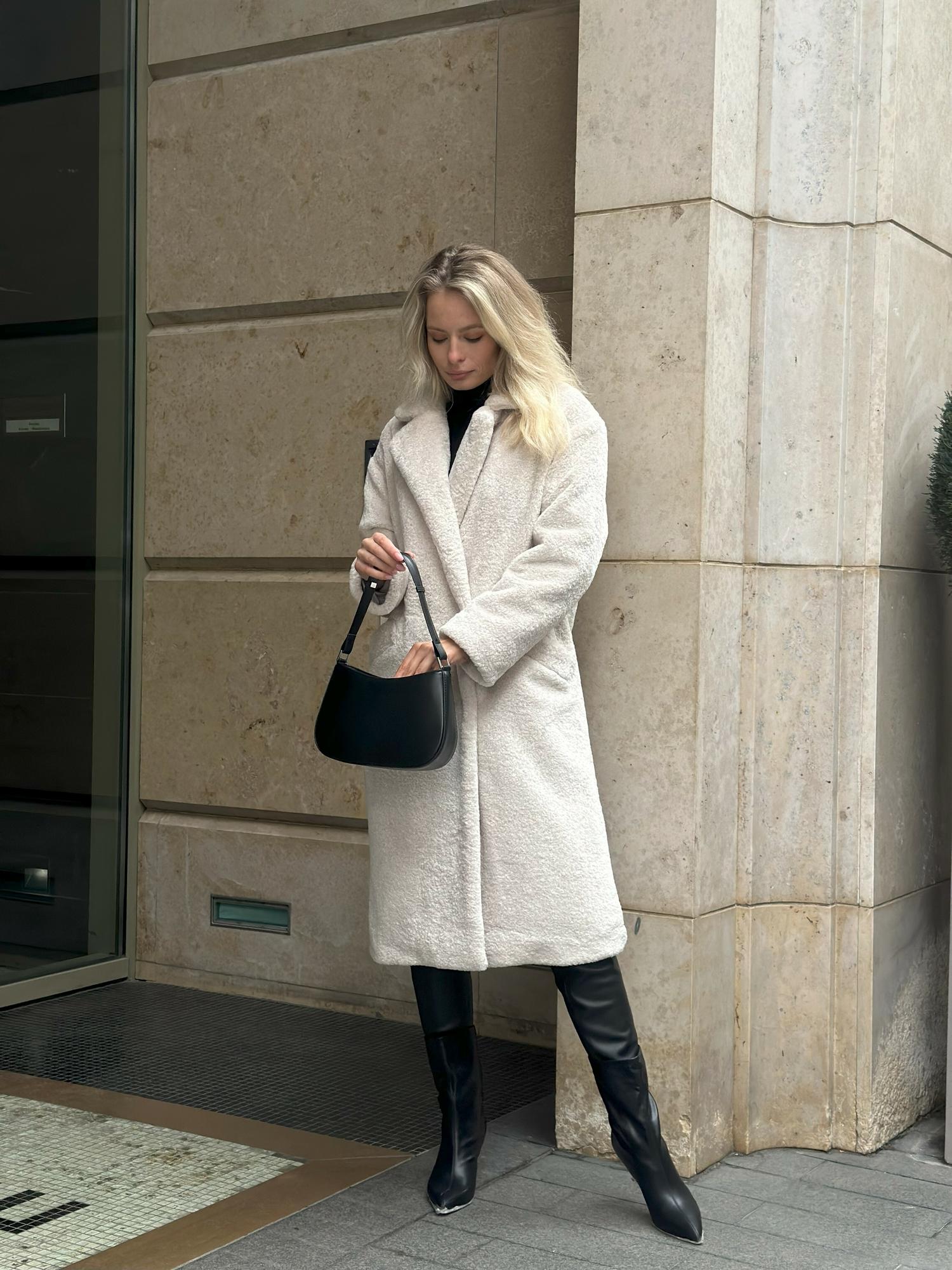 Пальто Экошуба Модель Двубортная Молочный экрю