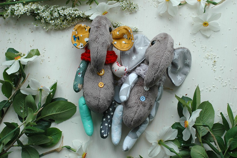 Маленькие серые слоники