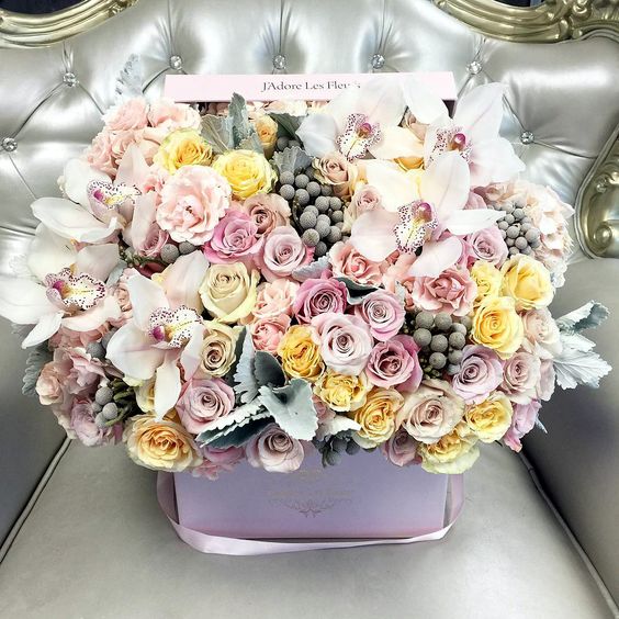 КОМПОЗИЦИЯ В ШЛЯПНОЙ КОРОБКЕ (XL)