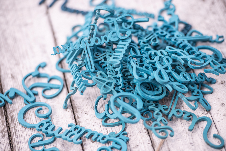 ОБЪЕМНЫЕ ИМЕНА ГОСТЕЙ ИЗ ДЕРЕВА