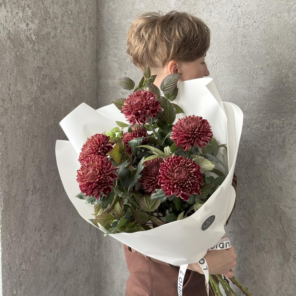 Хризантема бигуди с веточками залени