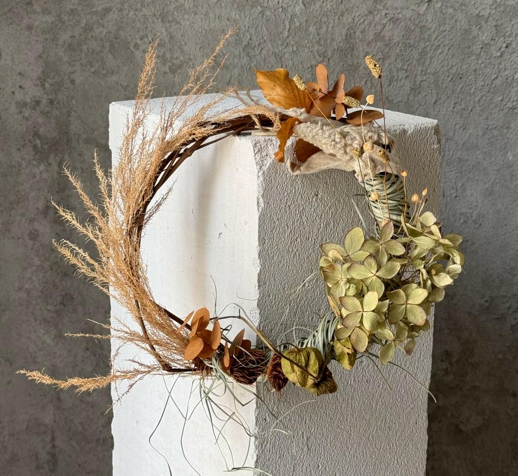 Веночек интерьерный с осенними листьями