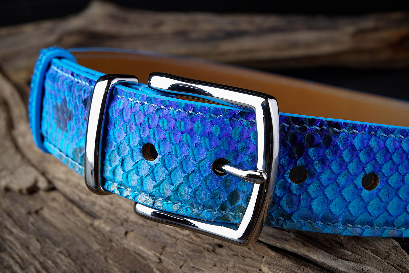 мужской ремень, женский ремень, кожаный ремень, для джинсов, для брюк, голубая кожа, пряжка нержавеющая сталь,  ширина 40 мм, 4 см, ручная работа, Grossone, надежная пряжка, натуральная кожа, экзотическая кожа, необычная кожа, редкая кожа, ручная прошивка, брючный, джинсовый ремень, классический ремень, купить ремень, заказать ремень, ремень под заказ, ремень большой размер, кожа питона