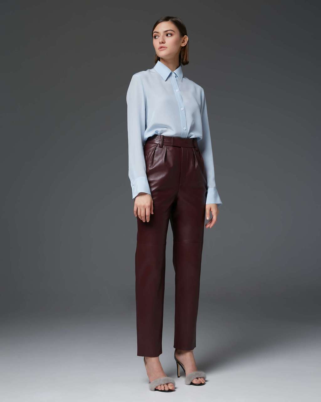 Брюки кожаные с защипами