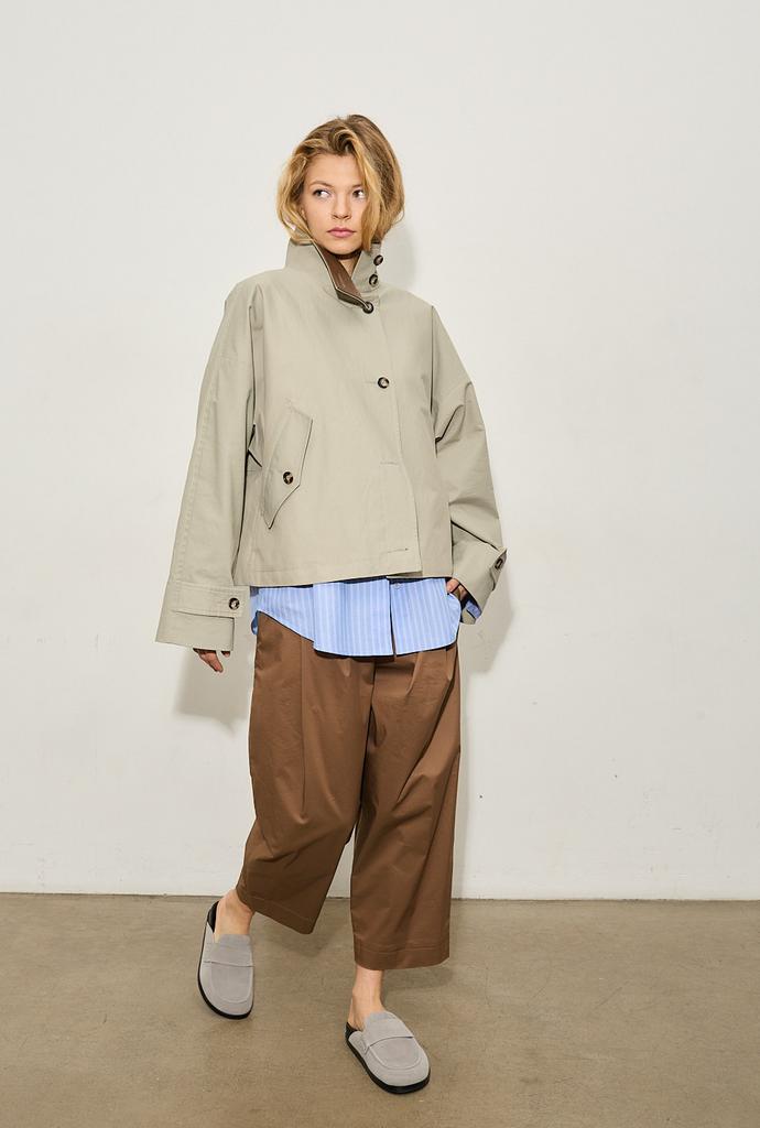 Короткий тренч с отделкой кожей