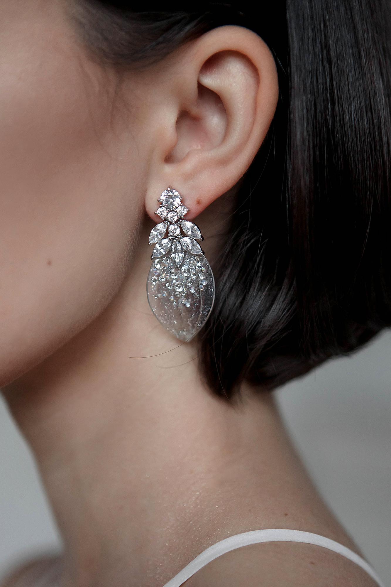 серьги с лепестками, серьги лепестки, свадебные серьги купить, серьги для невесты купить, модные серьги для невест 2024, стильные свадебные серьги купить, свадебная бижутерия