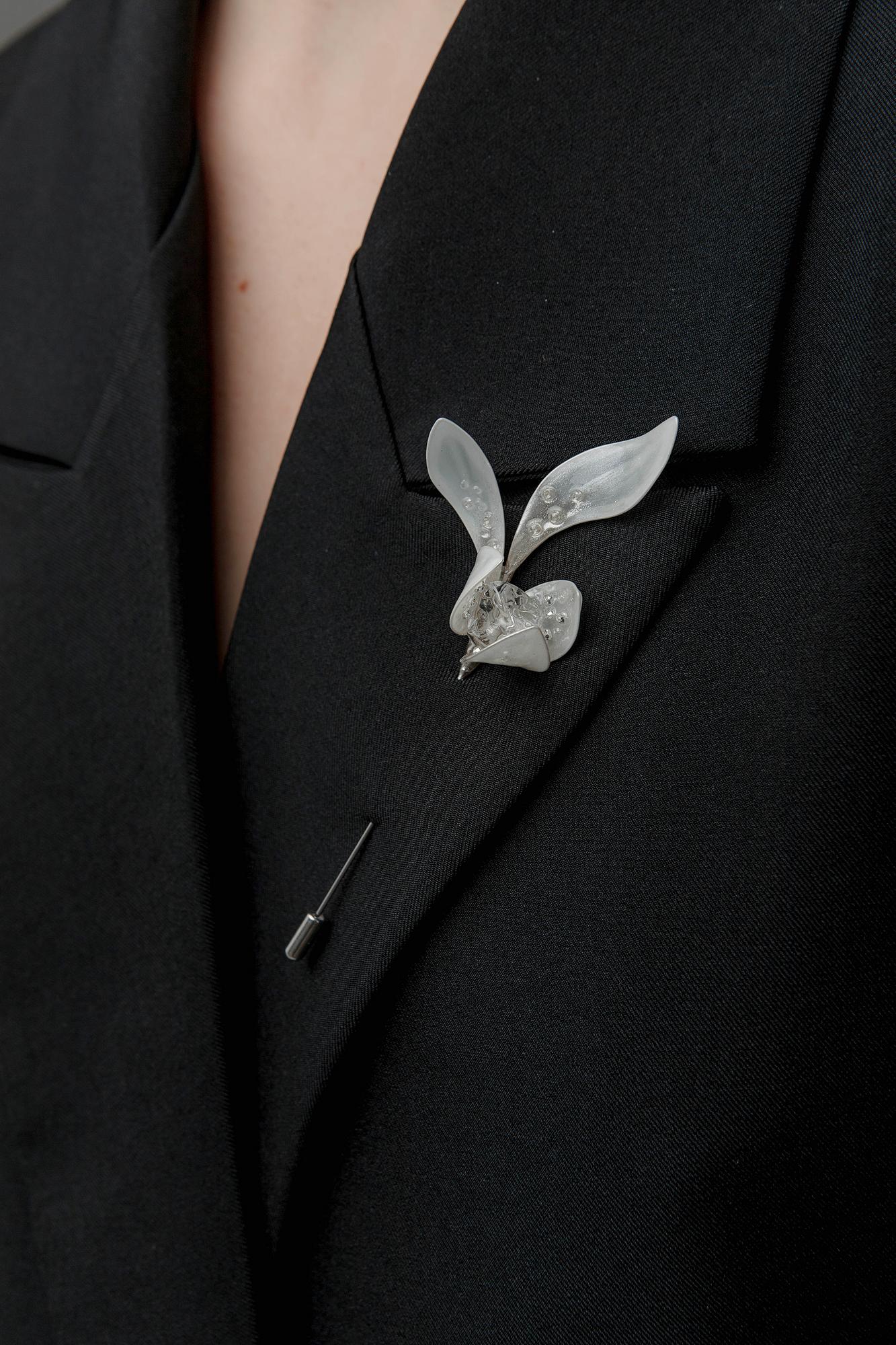 брошь ручной работы купить, брошь бутоньерка, женская брошь, мужская брошь на свадьбу, брошь цветок, бутоньерка жениха белая