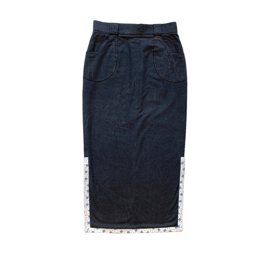 Side slit pencil skirt