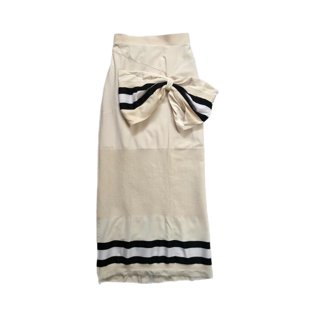 Bow skirt