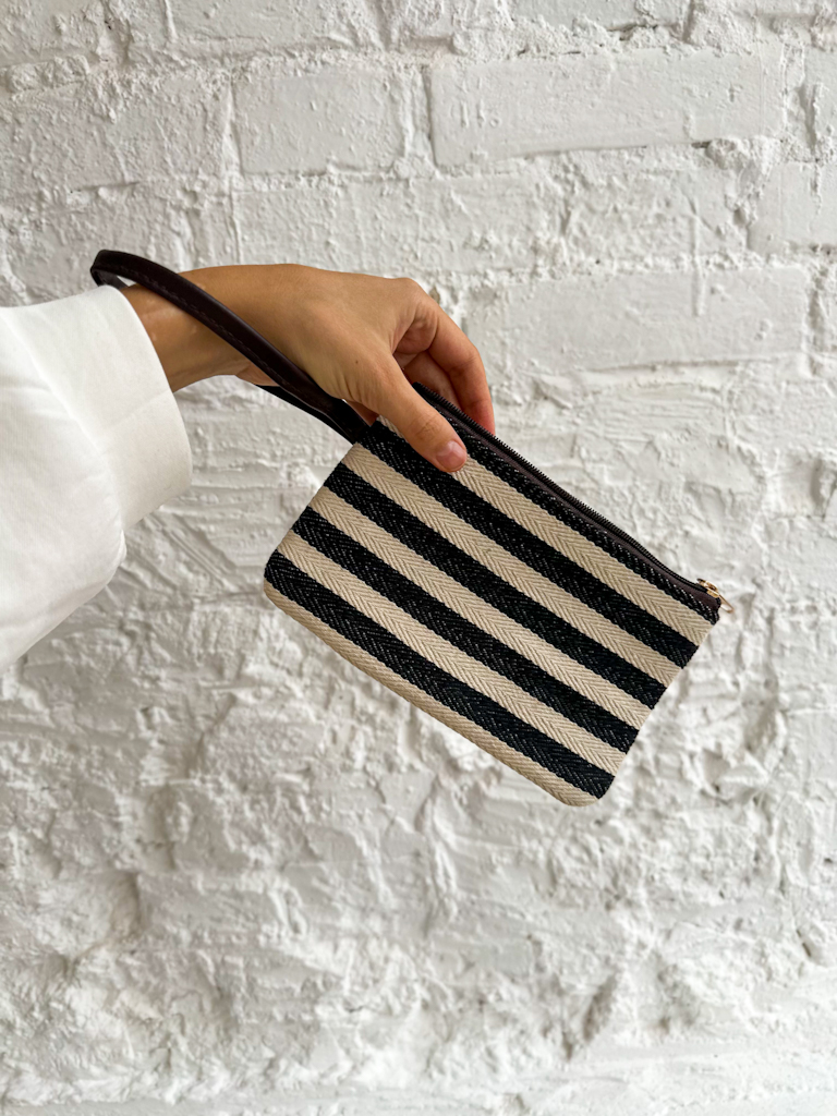 Тканый клатч на ремешке