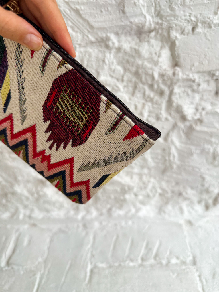 Тканый клатч на ремешке