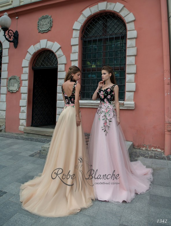 Вечернее платье 1342
