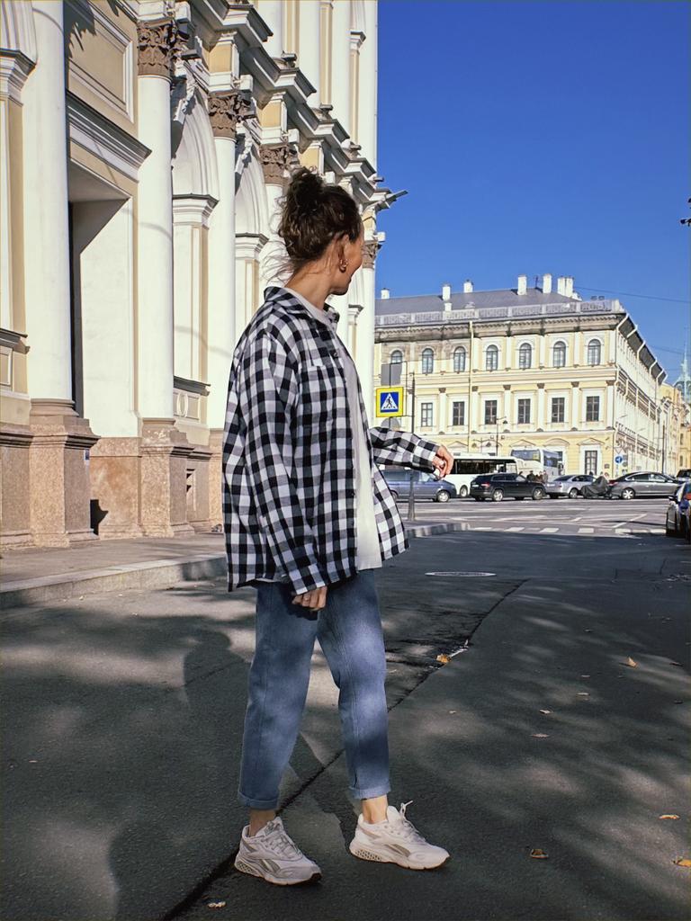 Рубашка в клетку сине-белая