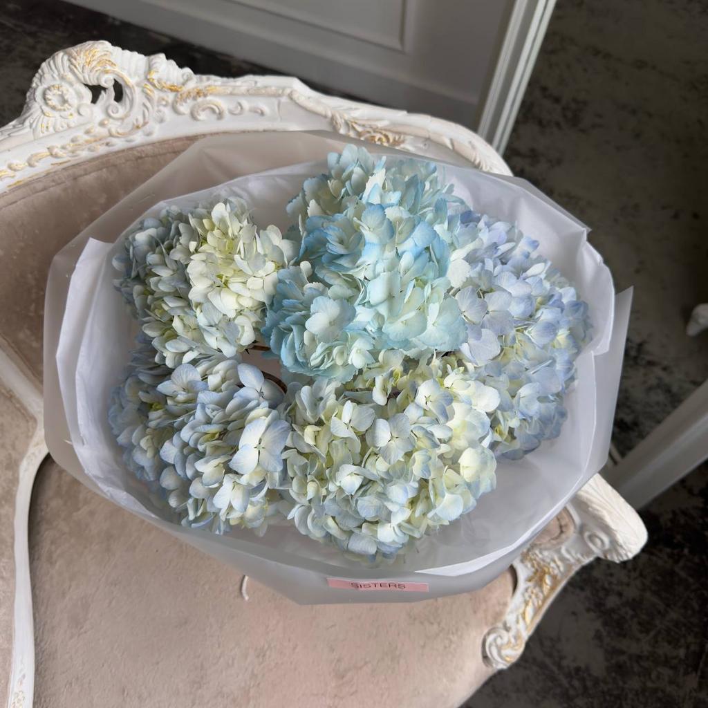Букет голубых гортензий