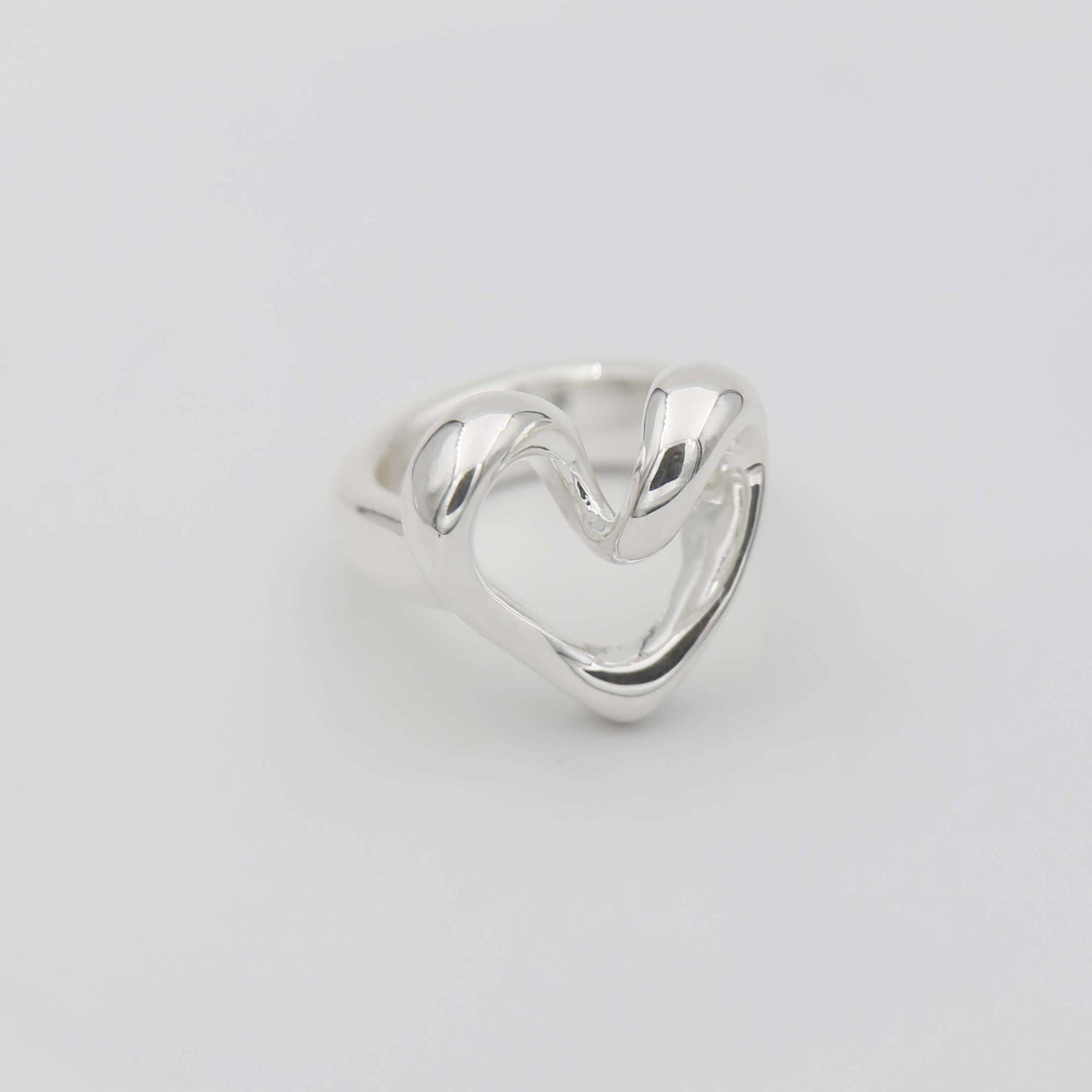 Серебряное кольцо Сердце 2P987