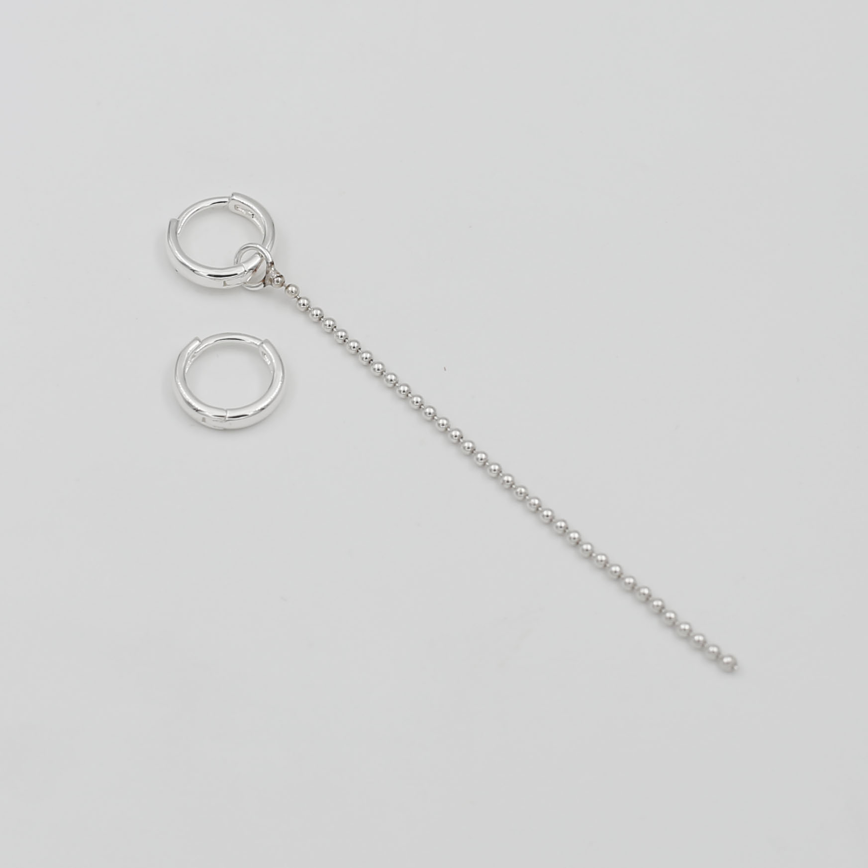 Серьги-кольца с подвесками асимметричная пара 1P2332-1