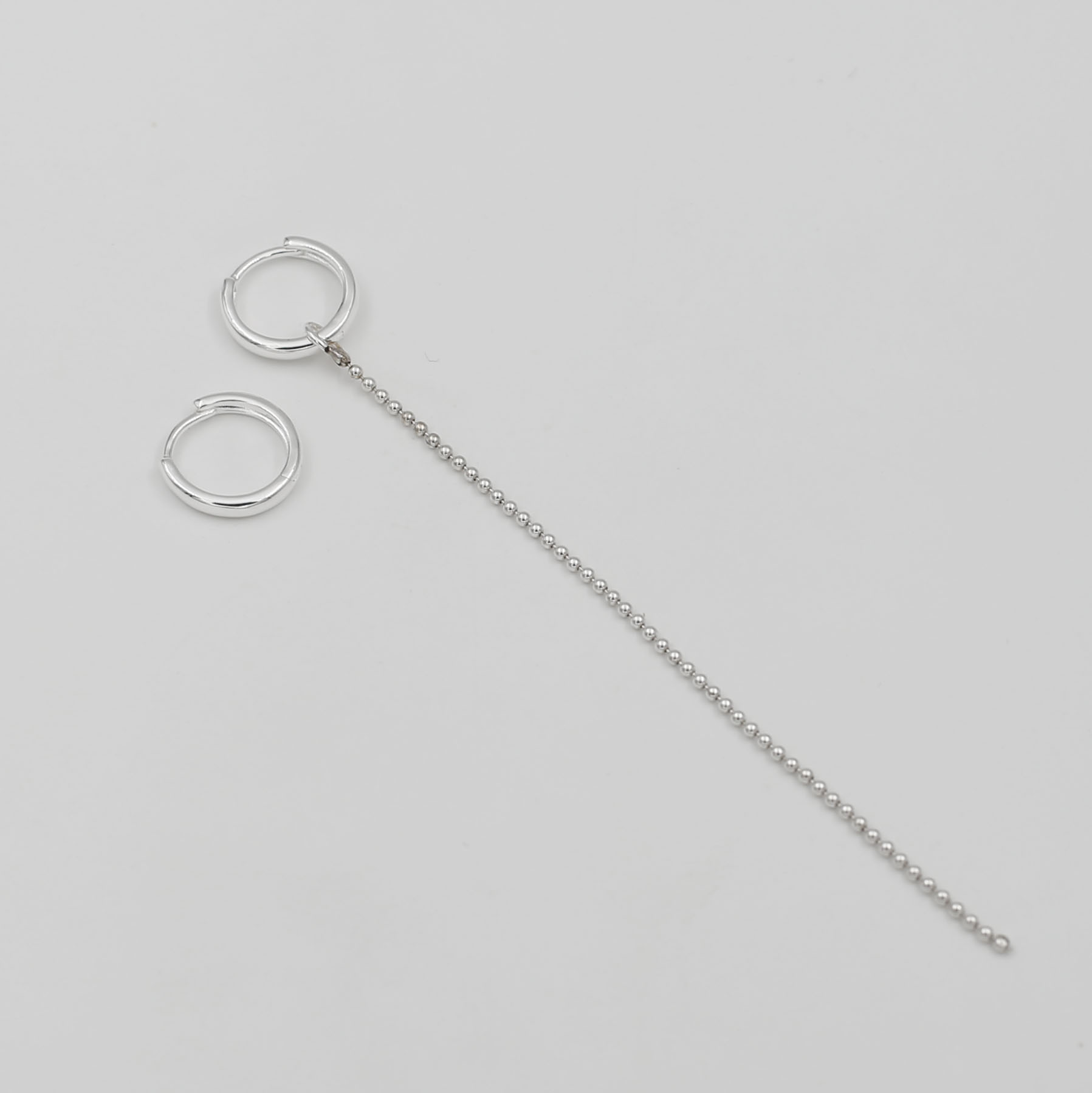 Серьги-кольца с подвесками асимметричная пара 1P2334-1