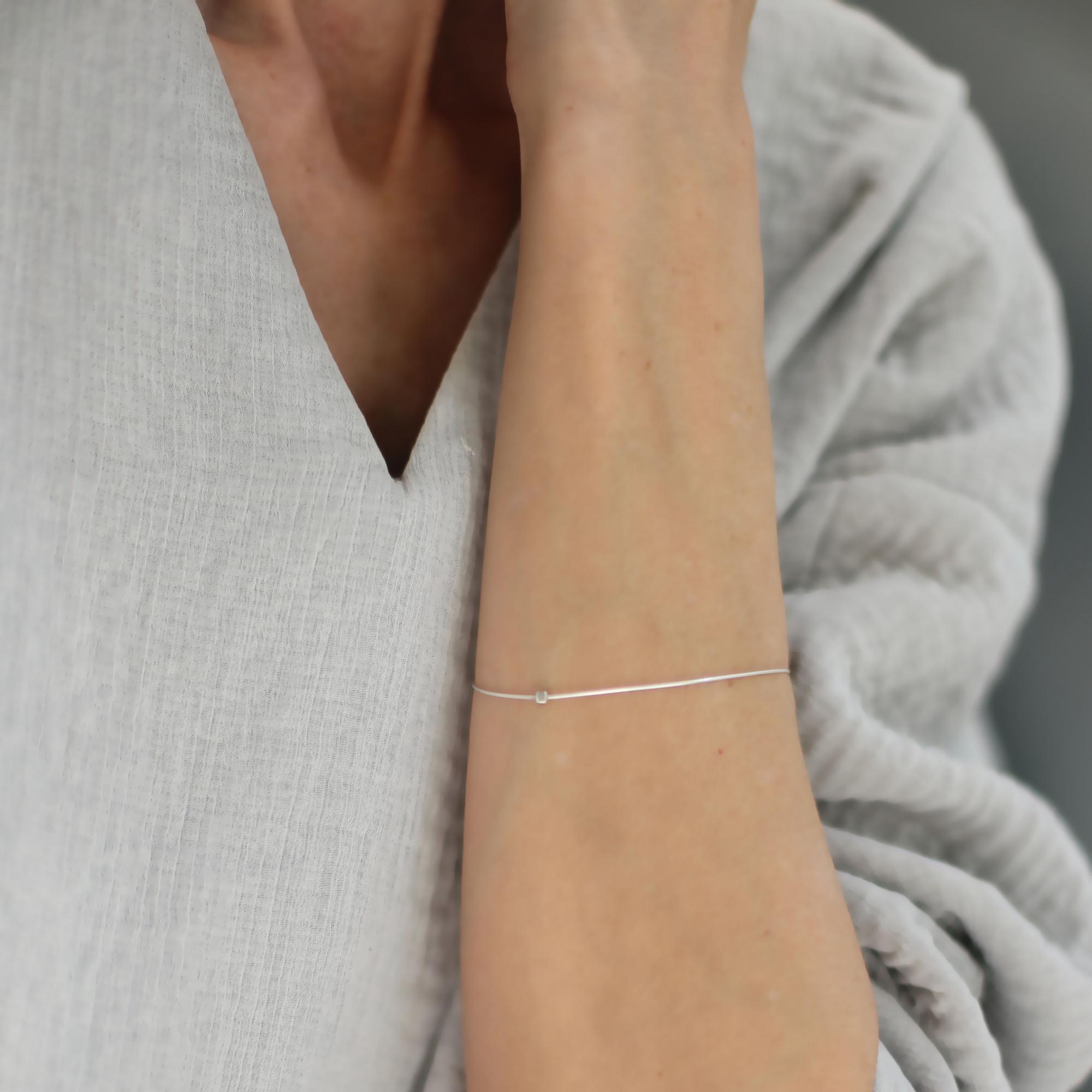 Браслет с кубиком 3P505