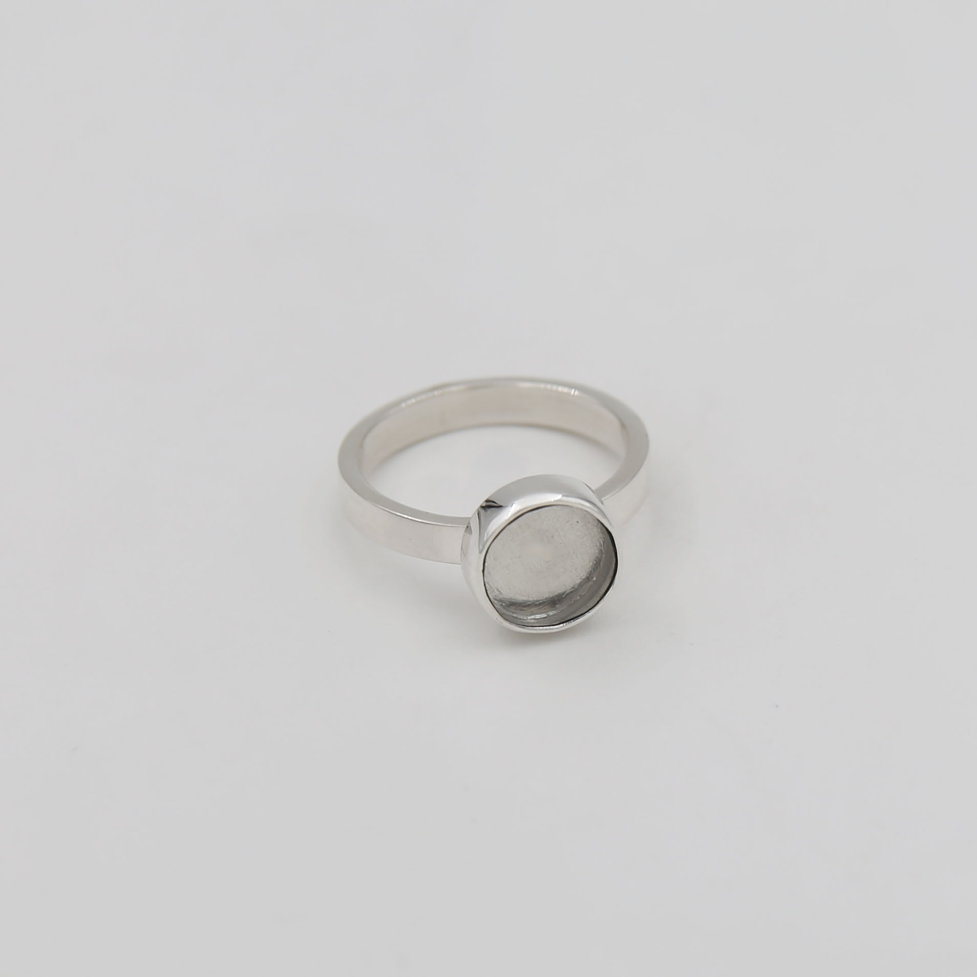 Серебряное кольцо со вставкой из горного хрусталя 2P1125