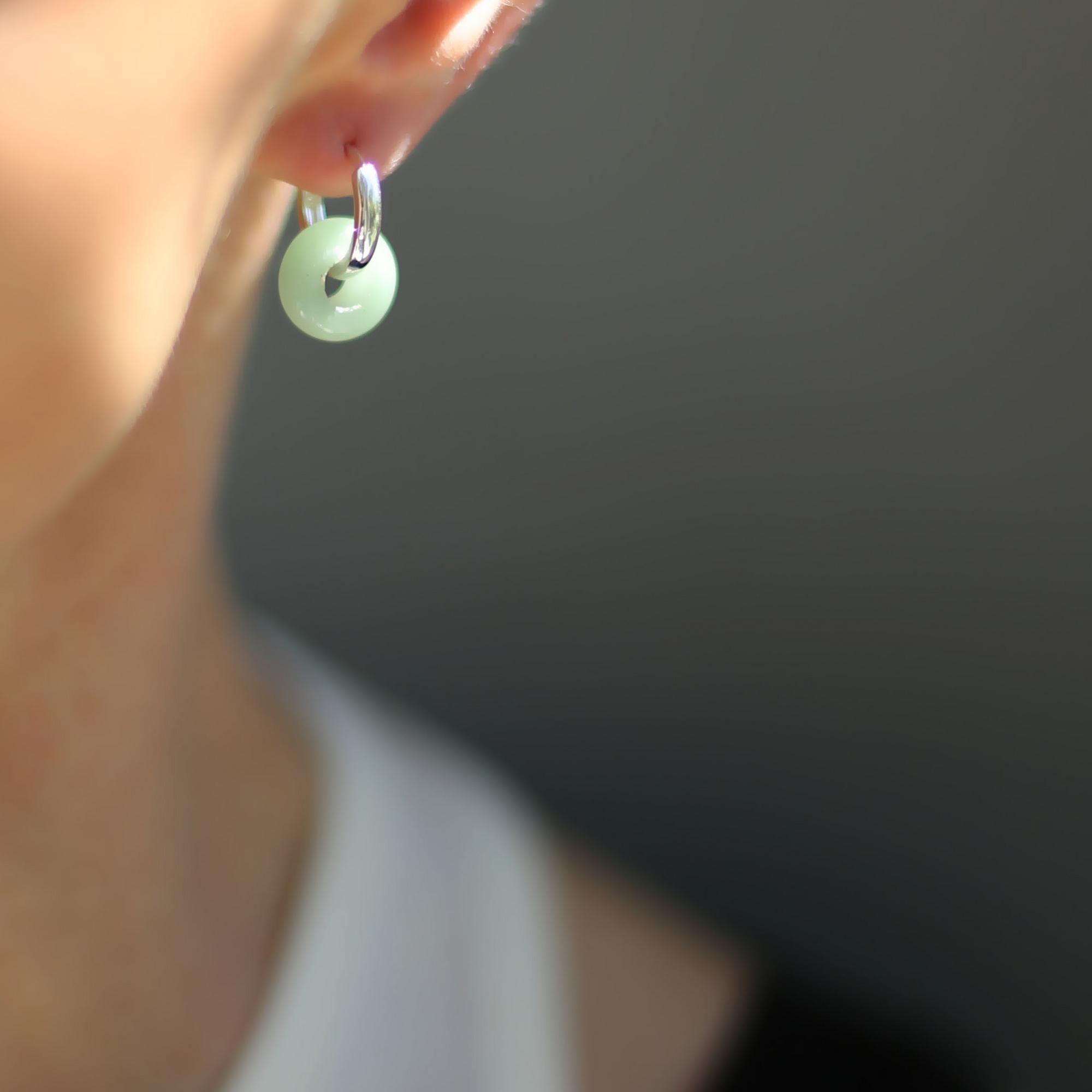 Серьги-хупы с подвесками из зеленого халцедона 1P2584