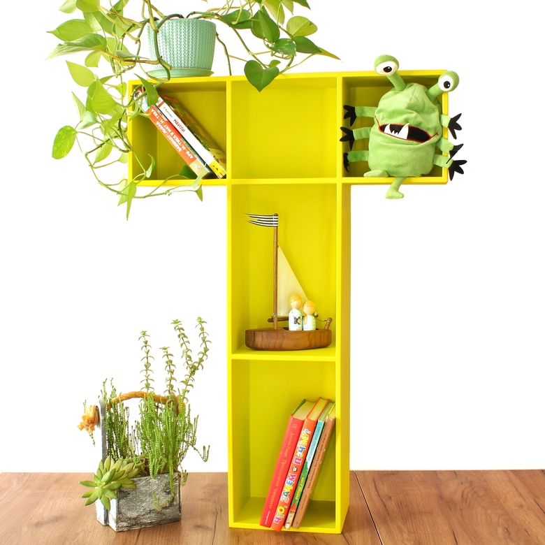 bukva-polka-t; буква полка на стену; буквы читай из дерева; интерьерные буквы