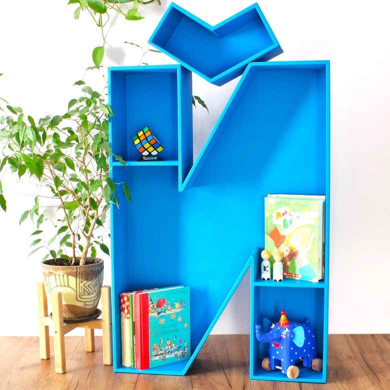 буква полка Й, полка ЧИТАЙ, деревянные буквы полки, полки в детскую, полки в читальный зал, синяя буква полка
