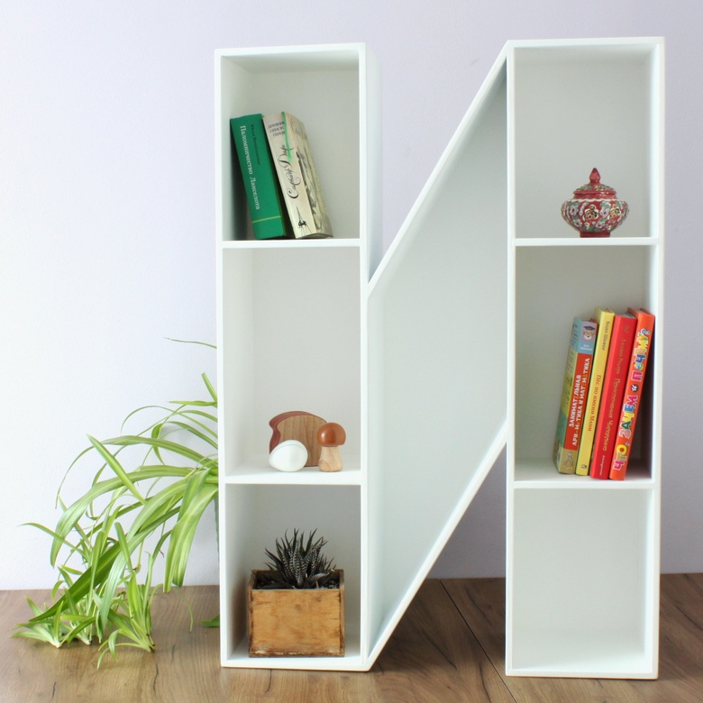 буква полка И, полка ЧИТАЙ, деревянные буквы полки, полки в детскую, полки в читальный зал, белая буква полка