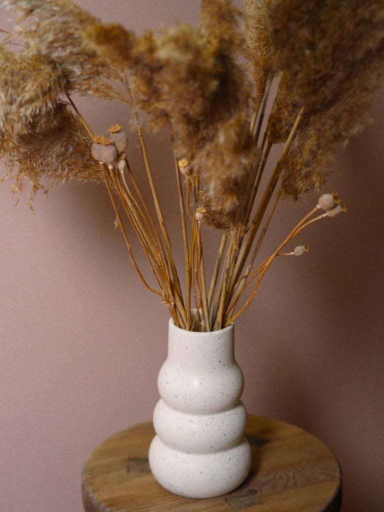 Декоративная ваза для интерьера белая