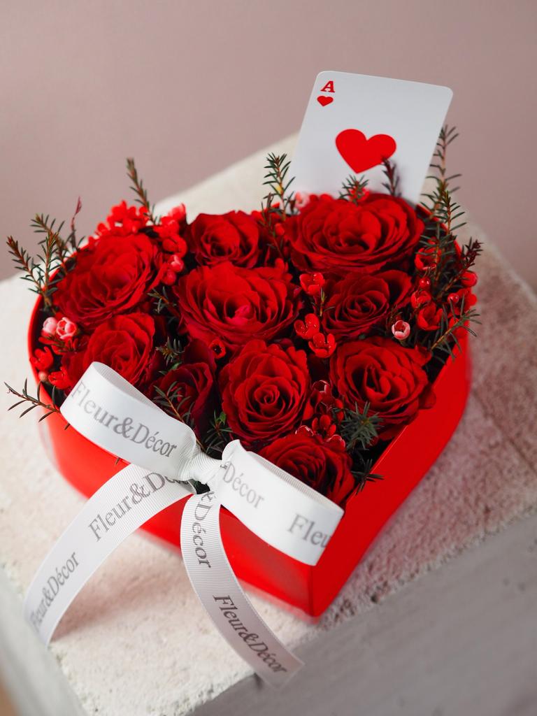 Композиция в коробке "Шёлковое сердце"