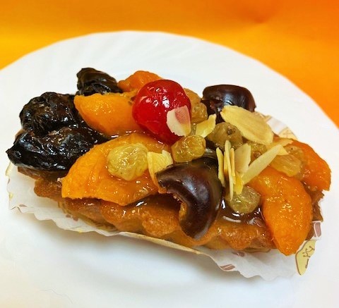 Пирожное «Песочная корзиночка» с сухофруктами и орехами ( постная) 0.1 кг