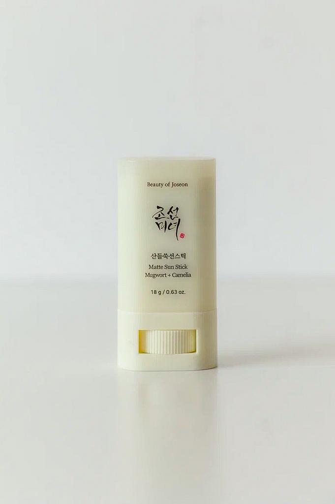 Матирующий солнцезащитный стик Beauty of Joseon Matte Sun Stick Mugwort+Camelia SPF 50+ PA++++