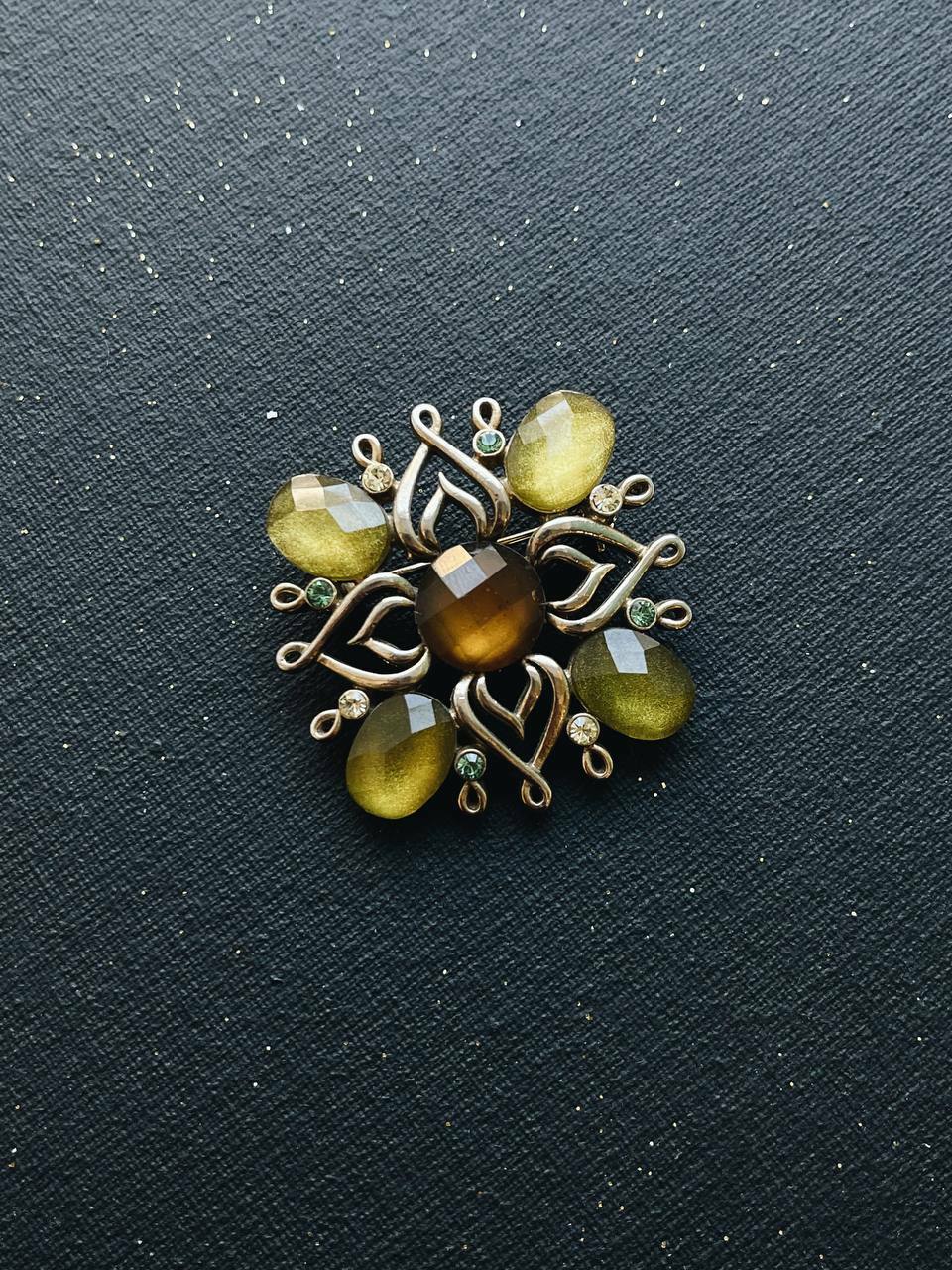 Винтажная брошь "Конфетка"