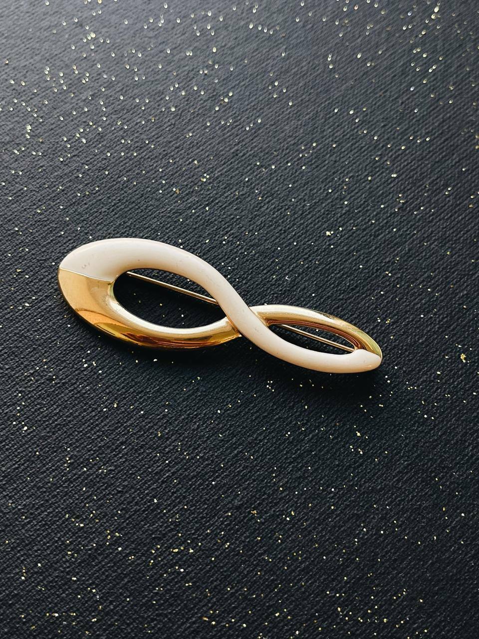 Винтажная брошь "Бесконечность"