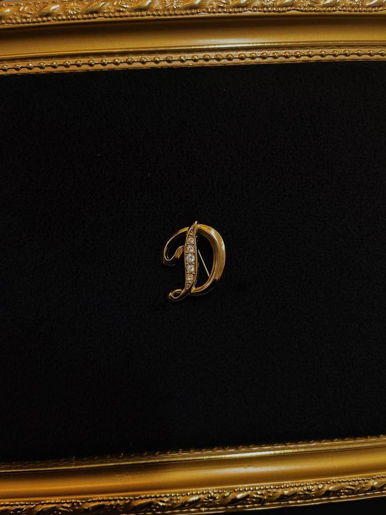 Винтажная брошь D Avon