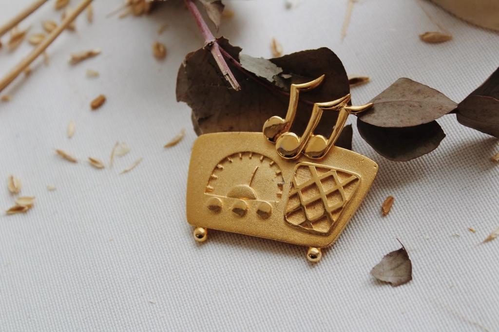 Винтажная брошь «Радио» Casual comer