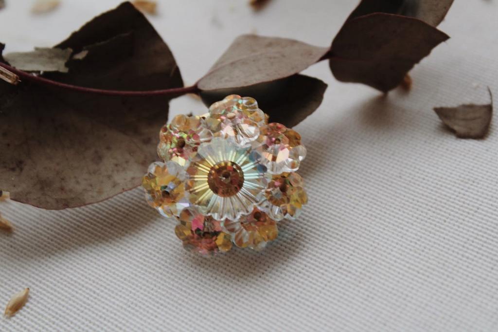 Винтажная брошь «Цветы -Кристаллы»
