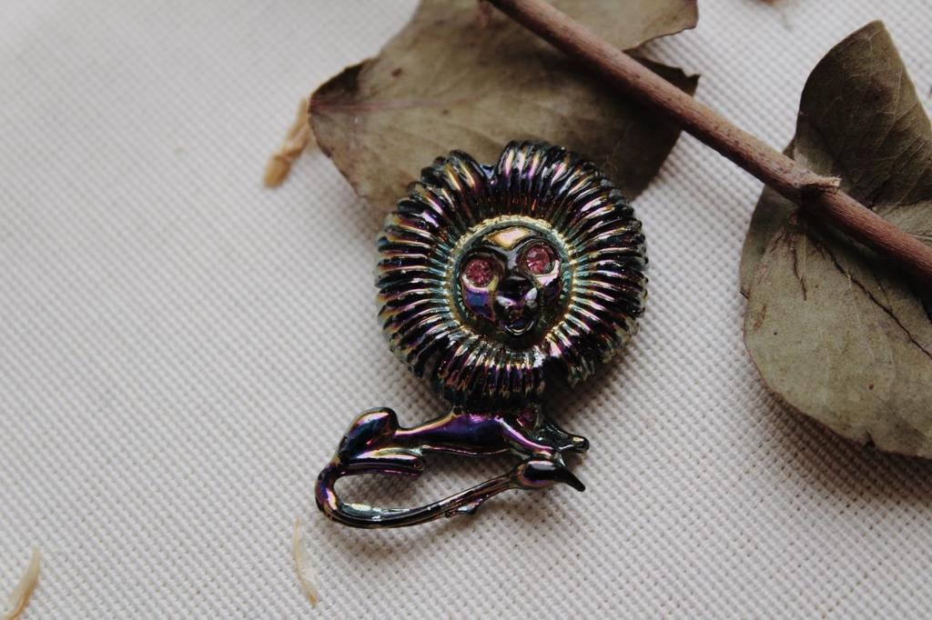 Винтажная брошь «Лев»