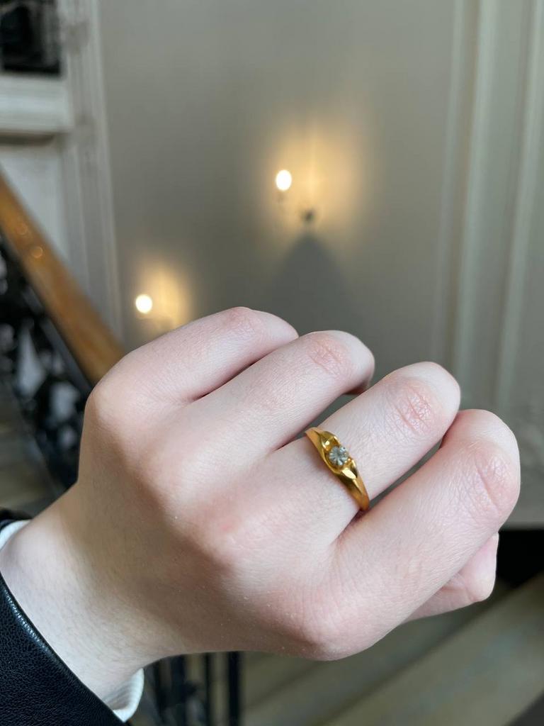 Винтажное кольцо матовое с кристаллом, 17,5-18 размер