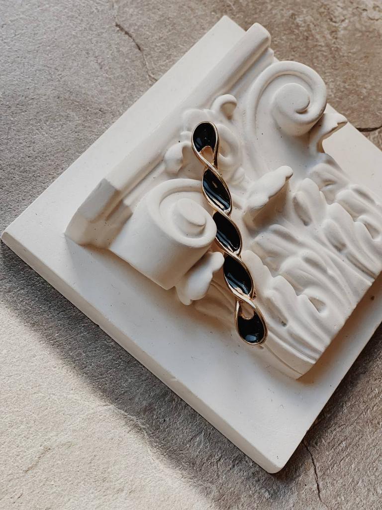 Винтажная брошь «Чёрные цепи»