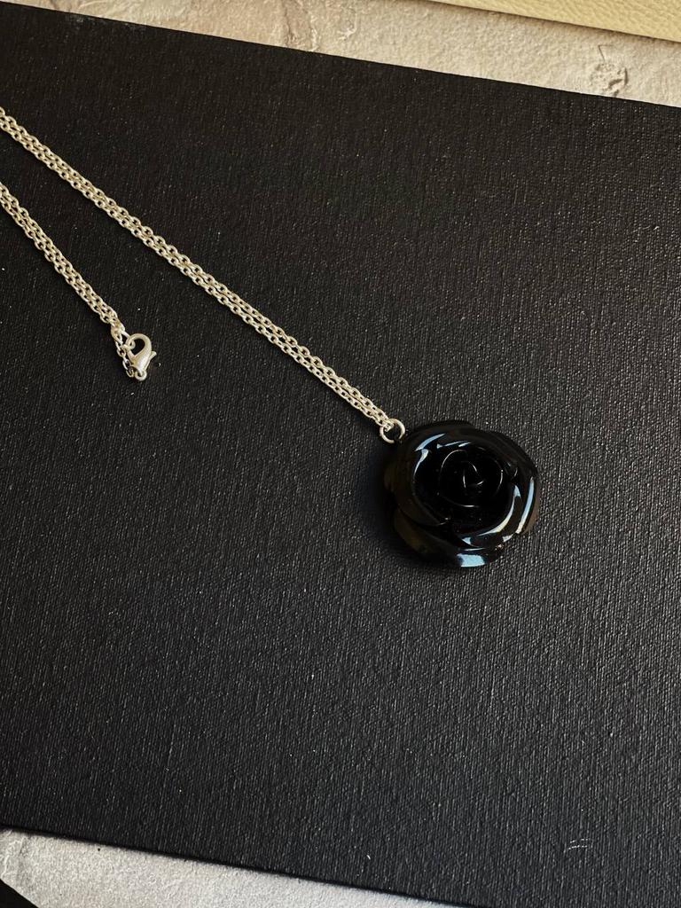 Винтажная подвеска «Чёрная Роза»