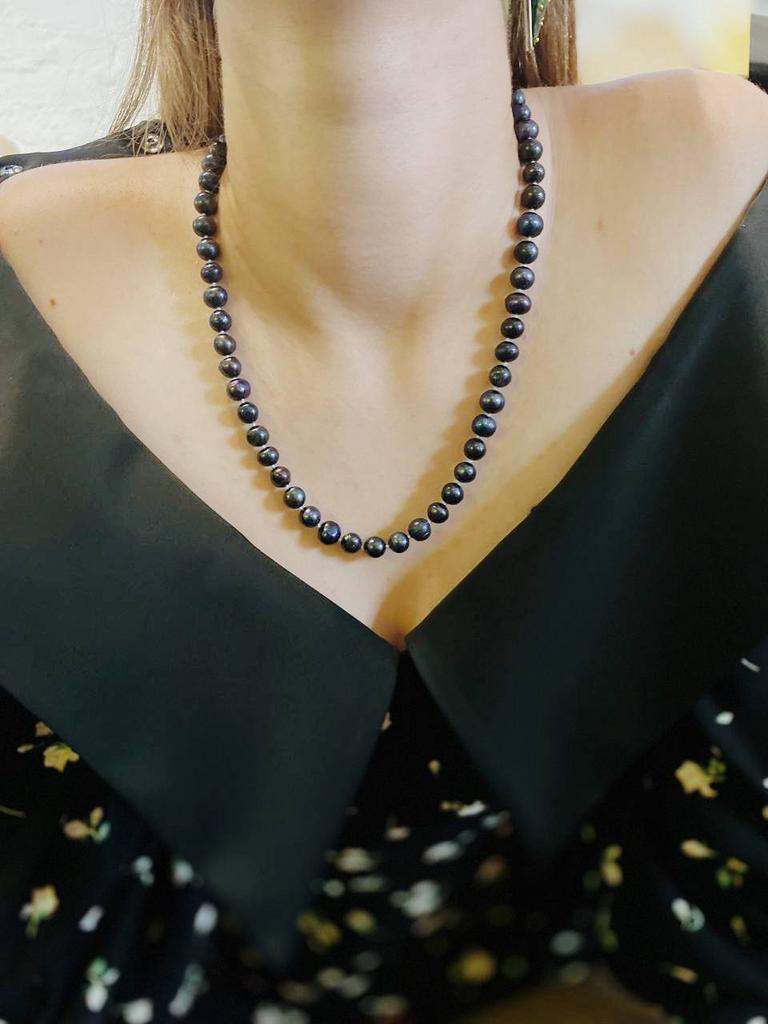 Нить из черного жемчуга