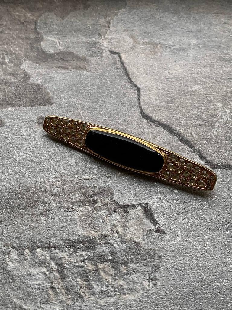 Винтажная брошь «Строгость»