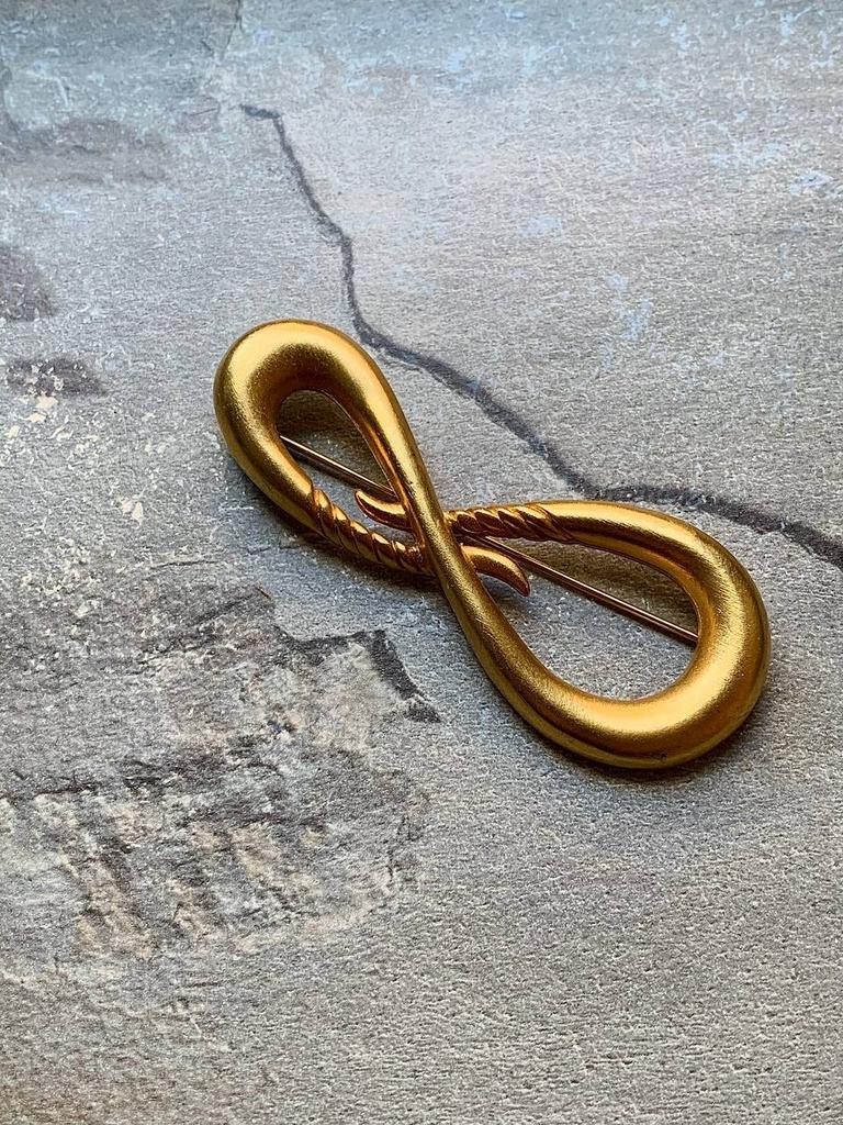 Винтажная брошь «Universe»