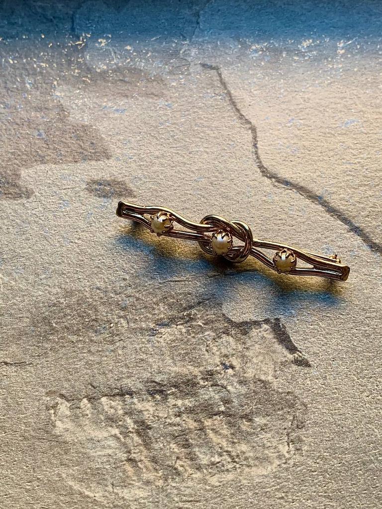 Винтажная брошь «Тонкость»