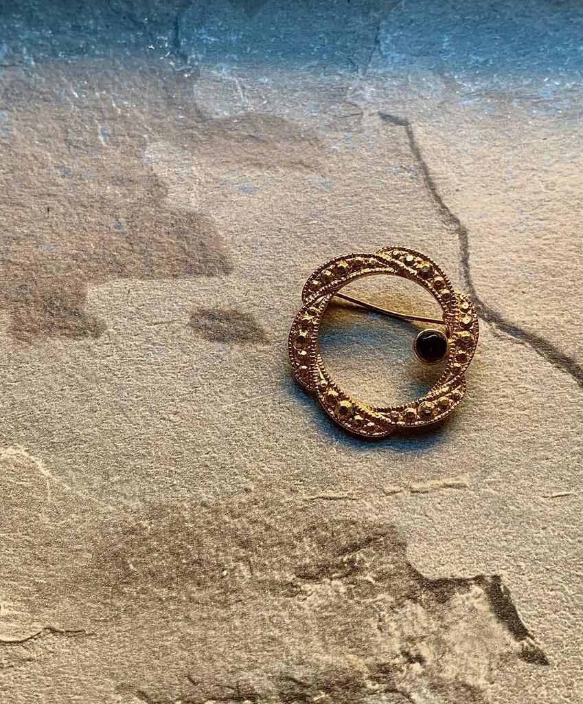 Винтажная брошь «Beauty»