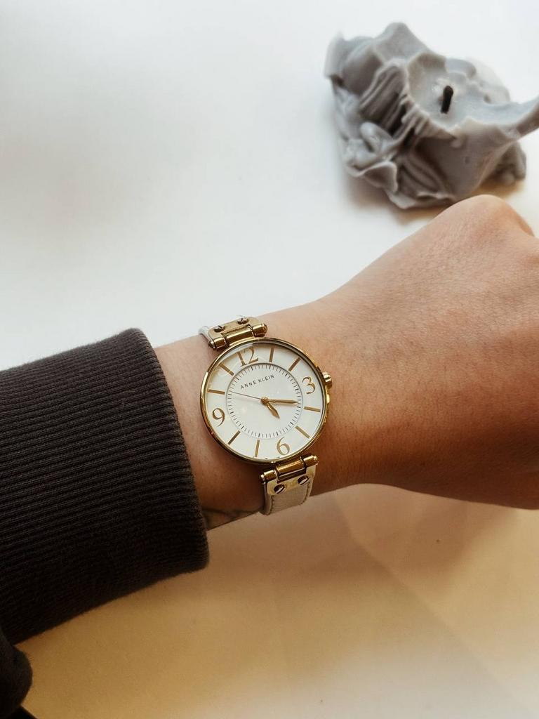 Винтажные часы Anne Klein белые