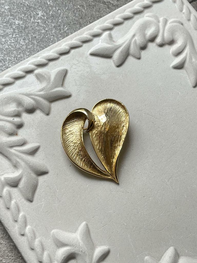 Винтажная брошь «Сердце»