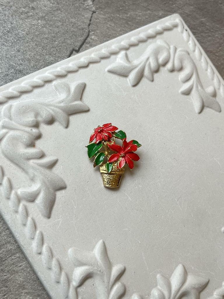 Винтажная брошь «Красный цветок»